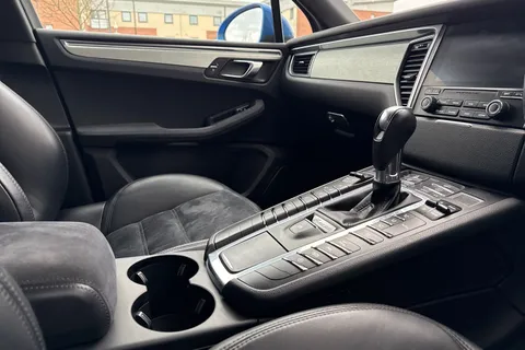 US66CYM Porsche Macan 3.0T V6 GTS PDK 4WD Euro 6 (s/s) 5dr Thumbnail #44