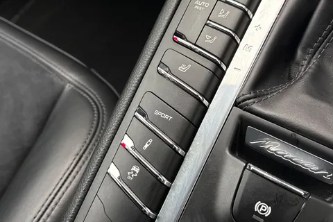 US66CYM Porsche Macan 3.0T V6 GTS PDK 4WD Euro 6 (s/s) 5dr Thumbnail #48