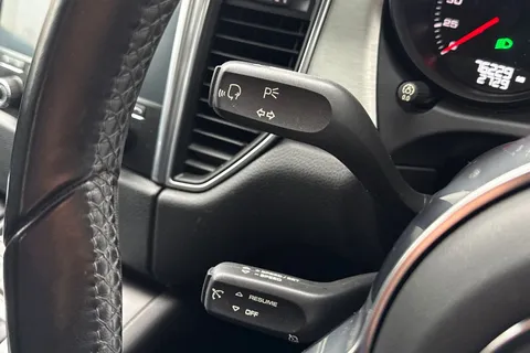 US66CYM Porsche Macan 3.0T V6 GTS PDK 4WD Euro 6 (s/s) 5dr Thumbnail #59