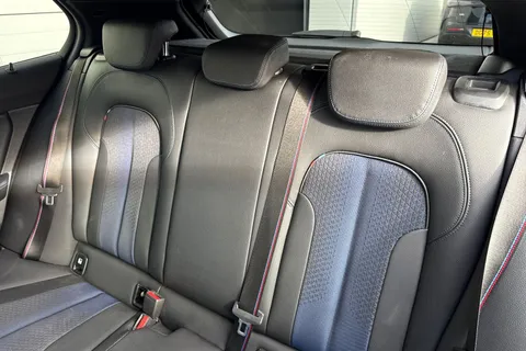 DA72CGF BMW 1 Series 118d M Sport 5dr [Live Cockpit Professional] Thumbnail #19