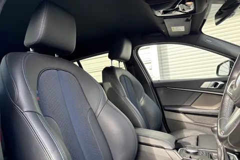 DA72CGF BMW 1 Series 118d M Sport 5dr [Live Cockpit Professional] Thumbnail #24