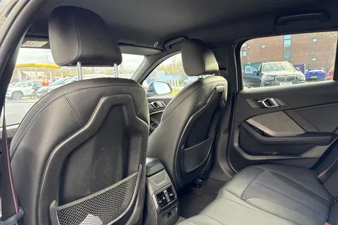 DA72CGF BMW 1 Series 118d M Sport 5dr [Live Cockpit Professional] Thumbnail #32