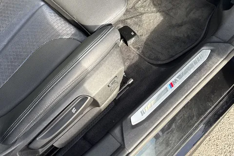 DA72CGF BMW 1 Series 118d M Sport 5dr [Live Cockpit Professional] Thumbnail #35