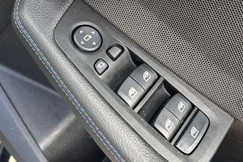 DA72CGF BMW 1 Series 118d M Sport 5dr [Live Cockpit Professional] Thumbnail #36