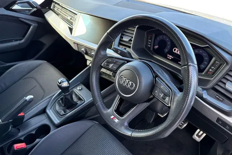 14 of 51 for Audi A1 S line 30 TFSI 116 PS 6-speed