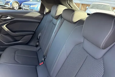 19 of 51 for Audi A1 S line 30 TFSI 116 PS 6-speed