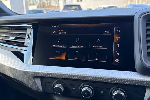 32 of 51 for Audi A1 S line 30 TFSI 116 PS 6-speed