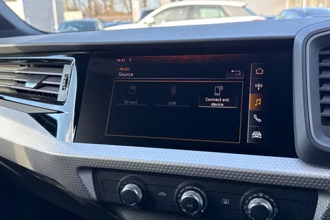 34 of 51 for Audi A1 S line 30 TFSI 116 PS 6-speed