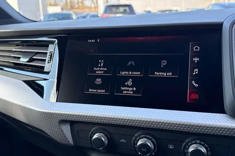 37 of 51 for Audi A1 S line 30 TFSI 116 PS 6-speed