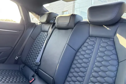 19 of 62 for Audi RS 3 RS 3 Saloon 400 PS S tronic