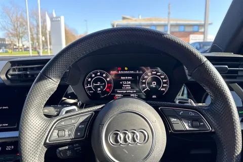 40 of 62 for Audi RS 3 RS 3 Saloon 400 PS S tronic