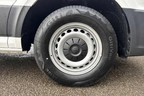 PF75YFV Volkswagen Crafter 2.0 TDI 177PS Commerce Plus Super High Roof Van Thumbnail #10