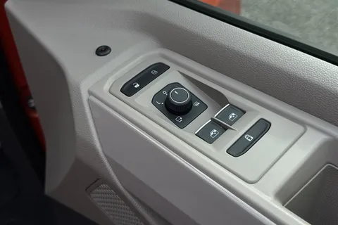 KY25RZG Volkswagen Multivan Multivan Style Long Thumbnail #22