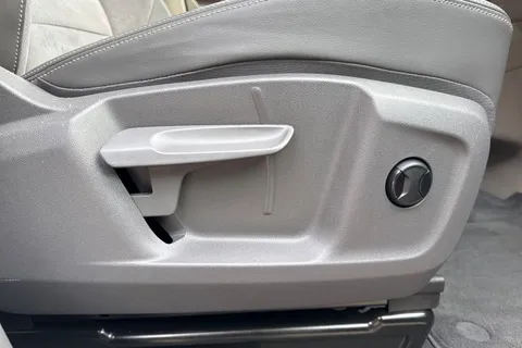 KY25RZG Volkswagen Multivan Multivan Style Long Thumbnail #30