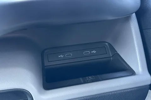 KN73UFP Volkswagen ID. Buzz 150kW Life Pro 77kWh 5dr Auto Thumbnail #34