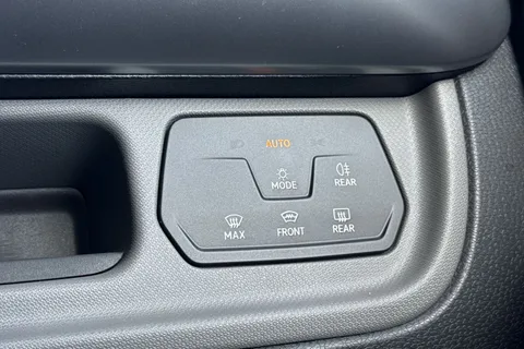 KN73UFP Volkswagen ID. Buzz 150kW Life Pro 77kWh 5dr Auto Thumbnail #37