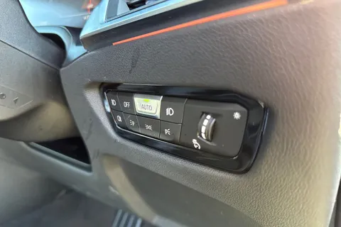 NK71XHN BMW 4 Series 2.0 420d MHT M Sport Auto xDrive Euro 6 (s/s) 2dr Thumbnail #46