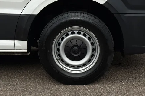 DE72FOD Volkswagen Crafter 2.0 TDI 140PS Startline High Roof Van Thumbnail #11