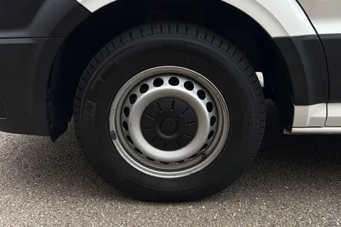 DE72FOD Volkswagen Crafter 2.0 TDI 140PS Startline High Roof Van Thumbnail #13