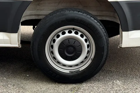 DE72FOD Volkswagen Crafter 2.0 TDI 140PS Startline High Roof Van Thumbnail #14