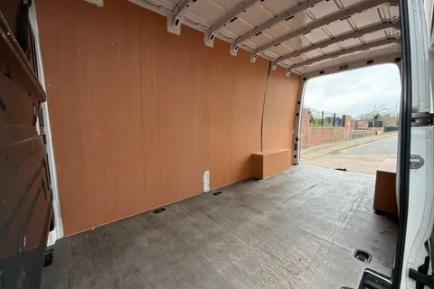 DE72FOD Volkswagen Crafter 2.0 TDI 140PS Startline High Roof Van Thumbnail #43