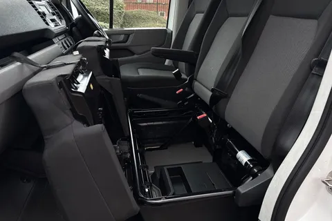 DE72FOD Volkswagen Crafter 2.0 TDI 140PS Startline High Roof Van Thumbnail #48