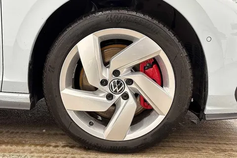 DC25FPK Volkswagen Golf 1.5 TSI 272 GTE eHybrid 5dr DSG**PAN ROOF** Thumbnail #5