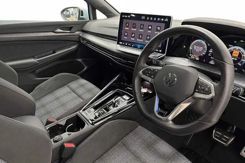 DC25FPK Volkswagen Golf 1.5 TSI 272 GTE eHybrid 5dr DSG**PAN ROOF** Thumbnail #6