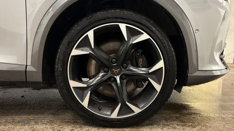 3 of 10 for CUPRA Formentor 1.4 eHybrid 12.8kWh VZ1 DSG Euro 6 (s/s) 5dr