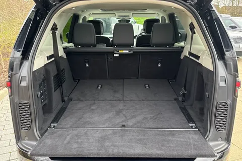 DX75NHG Land Rover Discovery 3.0 D350 Dynamic HSE 5dr Thumbnail #12