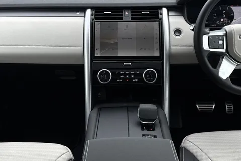 DX75NHG Land Rover Discovery 3.0 D350 Dynamic HSE 5dr Thumbnail #16