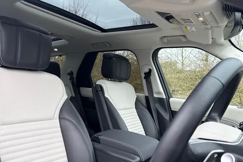 DX75NHG Land Rover Discovery 3.0 D350 Dynamic HSE 5dr Thumbnail #23