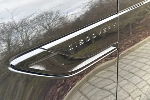 DX75NHG Land Rover Discovery 3.0 D350 Dynamic HSE 5dr Thumbnail #30