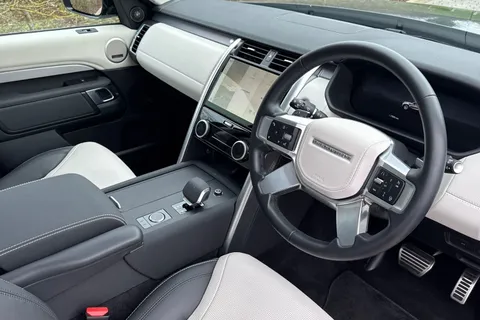 DX75NHG Land Rover Discovery 3.0 D350 Dynamic HSE 5dr Thumbnail #33