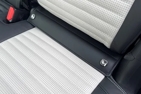 DX75NHG Land Rover Discovery 3.0 D350 Dynamic HSE 5dr Thumbnail #42