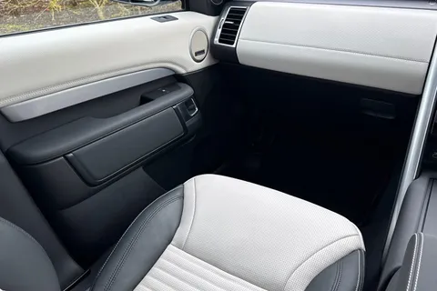 DX75NHG Land Rover Discovery 3.0 D350 Dynamic HSE 5dr Thumbnail #46