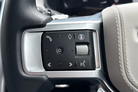 DX75NHG Land Rover Discovery 3.0 D350 Dynamic HSE 5dr Thumbnail #48