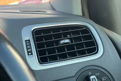 33 of 48 for Volkswagen Polo 1.0 BlueMotion Tech beats Euro 6 (s/s) 3dr