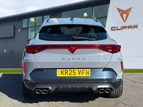 KR25VFN CUPRA Formentor 2.0 TSI 333 VZ2 5dr DSG 4Drive**PANORAMIC SUNROOF** Thumbnail #5