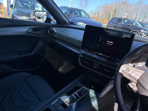 KR25VFN CUPRA Formentor 2.0 TSI 333 VZ2 5dr DSG 4Drive**PANORAMIC SUNROOF** Thumbnail #16