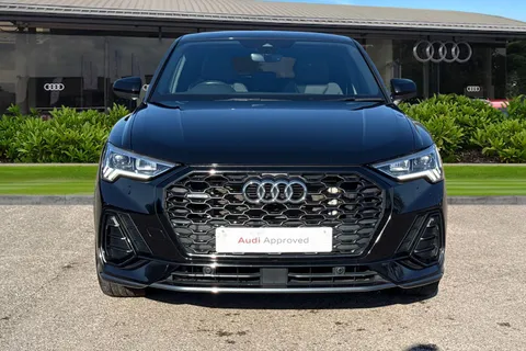 KD23GSY Audi Q3 Black Edition 45 TFSI quattro 245 PS S tronic Thumbnail #7