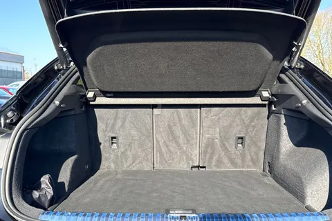 KD23GSY Audi Q3 Black Edition 45 TFSI quattro 245 PS S tronic Thumbnail #8