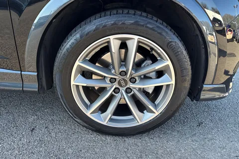 KD23GSY Audi Q3 Black Edition 45 TFSI quattro 245 PS S tronic Thumbnail #11