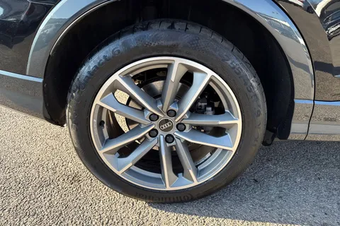 KD23GSY Audi Q3 Black Edition 45 TFSI quattro 245 PS S tronic Thumbnail #12