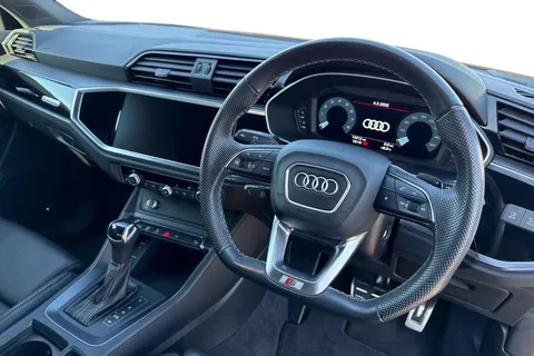 KD23GSY Audi Q3 Black Edition 45 TFSI quattro 245 PS S tronic Thumbnail #19