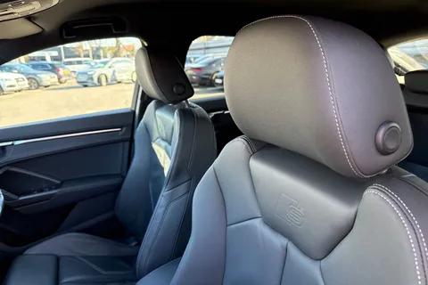 KD23GSY Audi Q3 Black Edition 45 TFSI quattro 245 PS S tronic Thumbnail #25