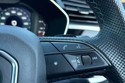 KD23GSY Audi Q3 Black Edition 45 TFSI quattro 245 PS S tronic Thumbnail #27