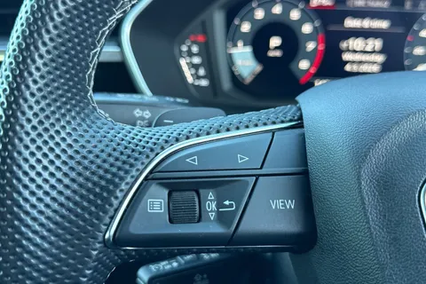 KD23GSY Audi Q3 Black Edition 45 TFSI quattro 245 PS S tronic Thumbnail #28