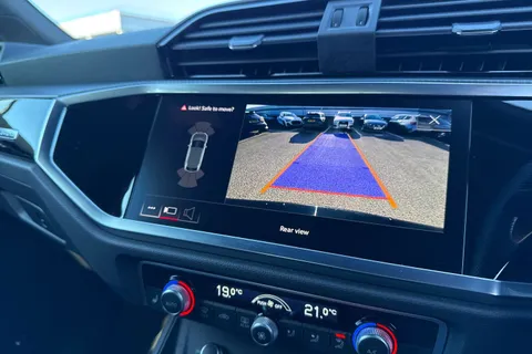 KD23GSY Audi Q3 Black Edition 45 TFSI quattro 245 PS S tronic Thumbnail #33