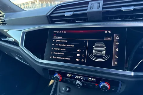 KD23GSY Audi Q3 Black Edition 45 TFSI quattro 245 PS S tronic Thumbnail #46